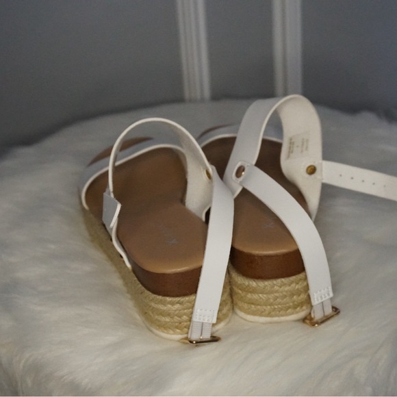 White wedges sandal - Picture 3 of 5